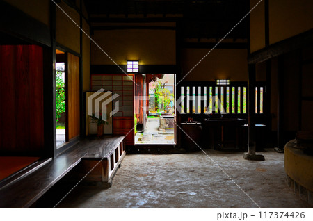 江戸時代の民家の土間と台所 117374426