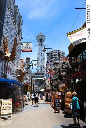 大阪　大阪市浪速区　新世界・通天閣 117375195