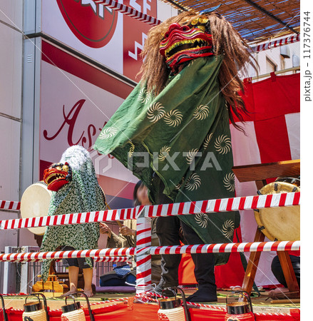東京都　八王子まつり　親子獅子舞い　関東屈指の山車祭り 117376744