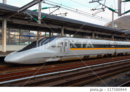 山陽新幹線700系ひかりレールスター車両(三原駅) 山陽新幹線700系ひかりレールスター車両(三原駅) 117380944