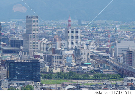 八幡山展望台からの福井市中心市街地の眺め 八幡山展望台からの福井市中心市街地の眺め 117381513