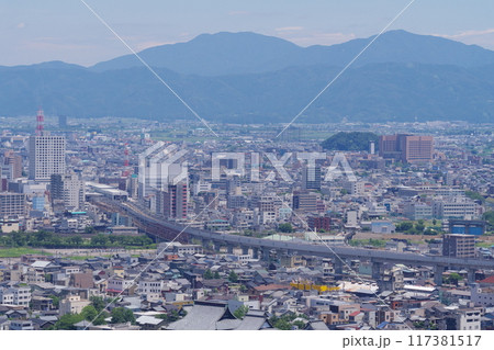 八幡山展望台からの福井市中心市街地の眺め 117381517