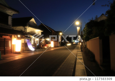 夕暮れの旧山陽道 117383309