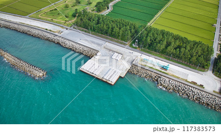 富山県入善町 下新川海岸沿岸 田中観測所付近の様子 富山県入善町 下新川海岸沿岸 田中観測所付近の様子 117383573