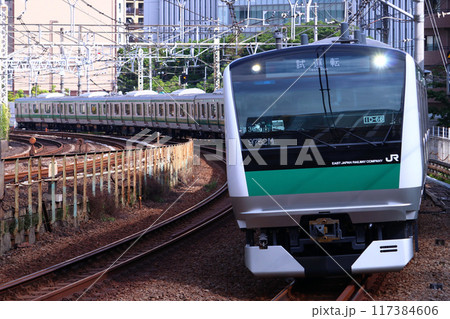通勤電車 E233系 埼京線・川越線 117384606