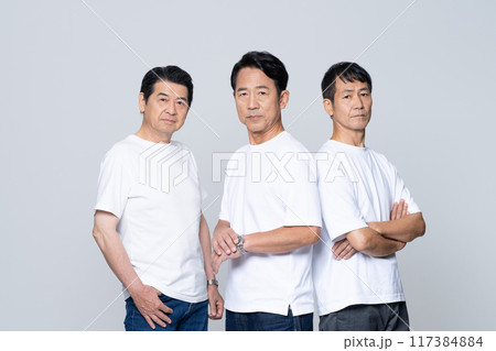 ミドルシニアの男性 ミドルシニアの男性 117384884