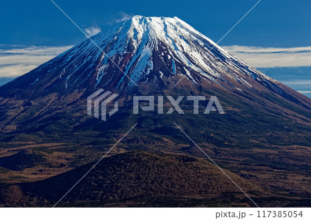 精進峠から見る夕刻間近の富士山 精進峠から見る夕刻間近の富士山 117385054