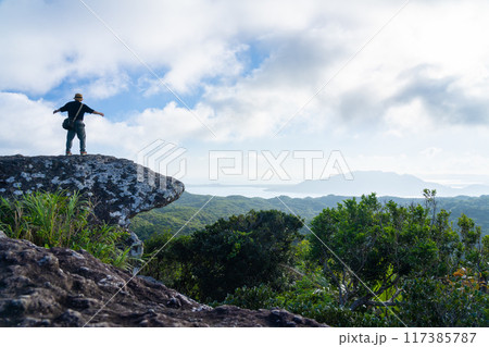 石垣島にある屋良部岳をトレッキングした後の風景 117385787
