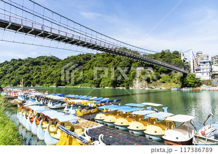 Beautiful view of Bitan Scenic Area in New Taipei City, Taiwan. it's one of the eight famous attractions in Taiwan. 117386789
