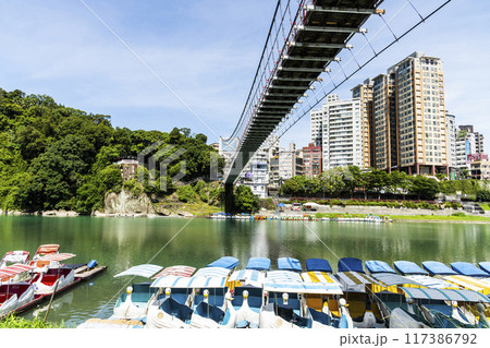 Beautiful view of Bitan Scenic Area in New Taipei City, Taiwan. it's one of the eight famous attractions in Taiwan. 117386792