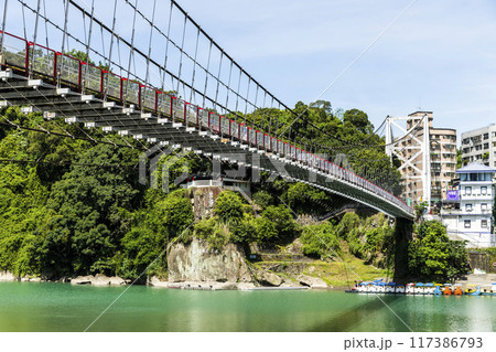 Beautiful view of Bitan Scenic Area in New Taipei City, Taiwan. it's one of the eight famous attractions in Taiwan. 117386793