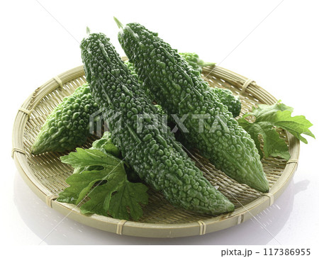 夏野菜 ゴーヤ （にがうり）白背景 117386955