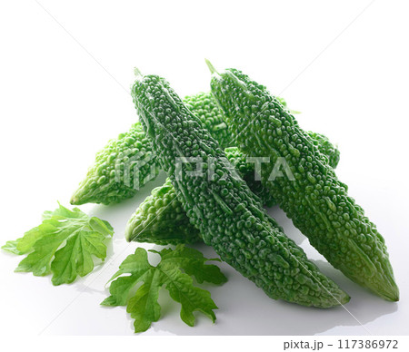 夏野菜 ゴーヤ (にがうり)白背景 夏野菜 ゴーヤ (にがうり)白背景 117386972