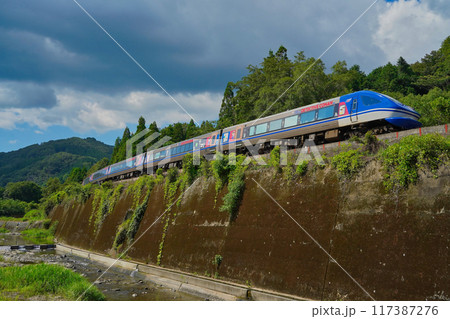 智頭急行のスーパーはくと 117387276