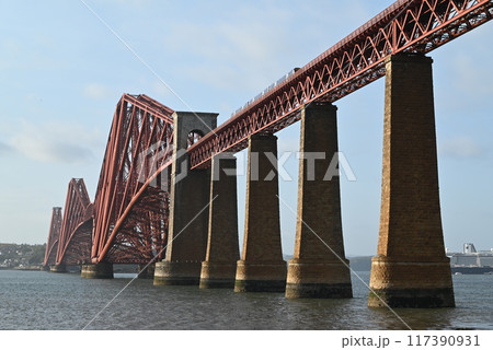 【イギリス・スコットランド】 フォース橋 117390931