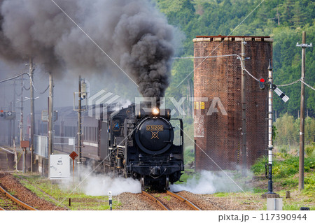 篠目駅を発車する「SLやまぐち」号 篠目駅を発車する「SLやまぐち」号 117390944