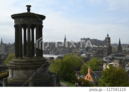 【イギリス・スコットランド】 カールトン・ヒルから臨むエディンバラ市街 【イギリス・スコットランド】 カールトン・ヒルから臨むエディンバラ市街 117391129