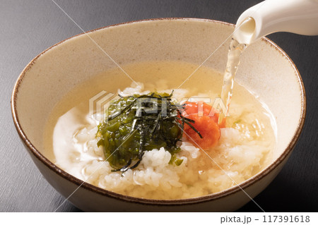 明太子とめかぶのだし茶漬け 117391618