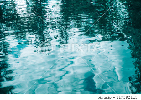 青い水面の背景素材 117392115
