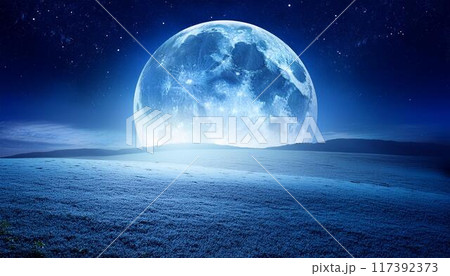 青い月と青い星空 117392373