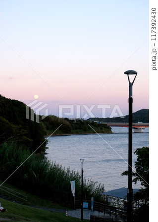静岡県浜松市_浜名湖SA芝生公園から東側景色1_2023年10月 静岡県浜松市_浜名湖SA芝生公園から東側景色1_2023年10月 117392430