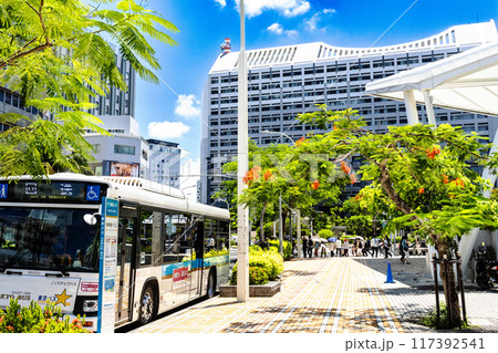 沖縄都市モノレール　県庁前駅　バス停 117392541