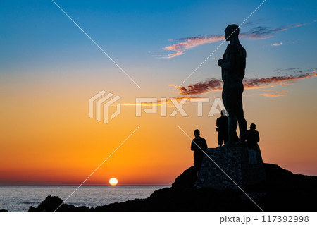 Beautiful sunset in Paul do Mar on the island of Madeira 117392998