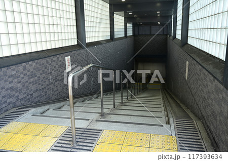 東野駅　京都市営地下鉄東西線の自転車スロープ 117393634
