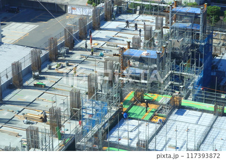 高層マンション建築現場 117393872