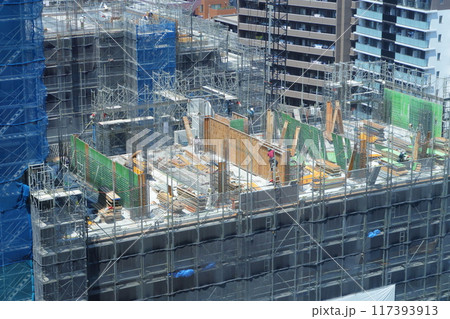 高層マンション建築現場 117393913