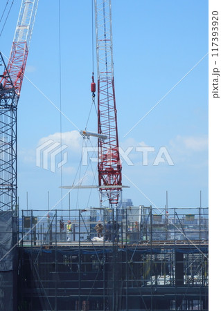 高層マンション建築現場 117393920