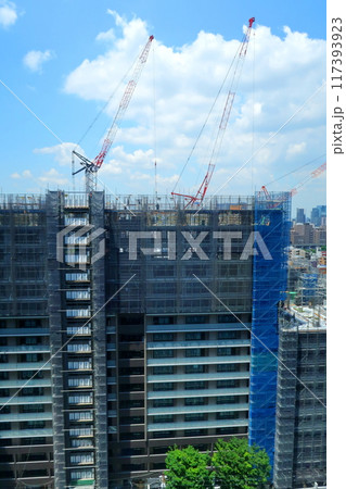 高層マンション建築現場 117393923
