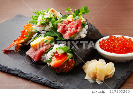 手巻き寿司 117395290