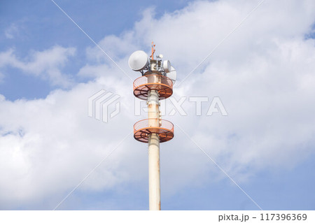 通信塔　青空 117396369