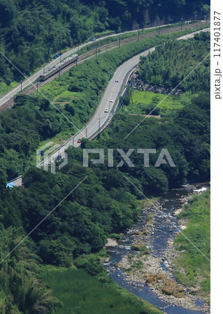 横川の大自然の中をのんびりと走る211系電車‗2024/8/3撮影 117401877