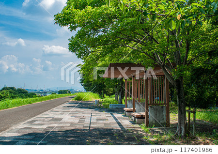 淀川スーパー堤防上の小さな公園 117401986