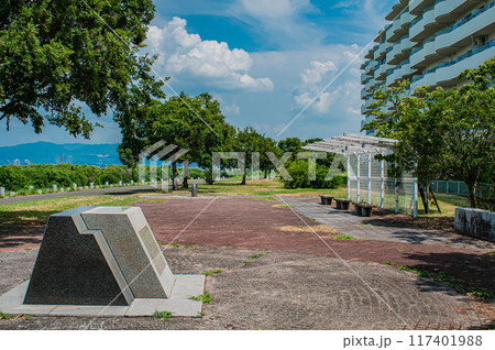 淀川スーパー堤防上の小さな公園 淀川スーパー堤防上の小さな公園 117401988