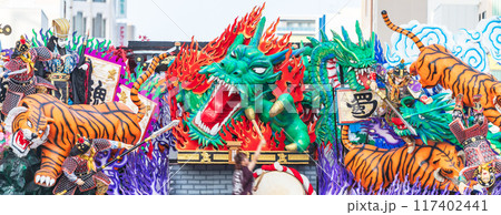 「青森県」豪華絢爛な山車の競演　八戸三社大祭・夏 117402441