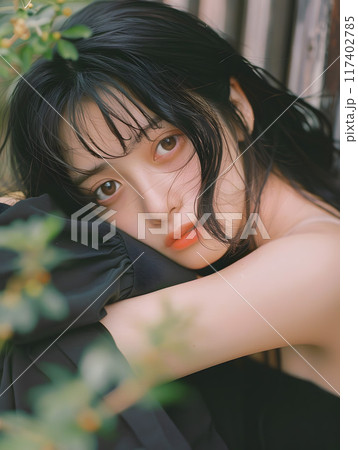 アナログフォト風のキュートなアジア人女性 アナログフォト風のキュートなアジア人女性 117402785