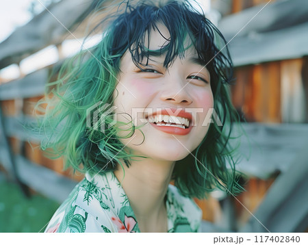 アナログフォト風のキュートなアジア人女性 117402840