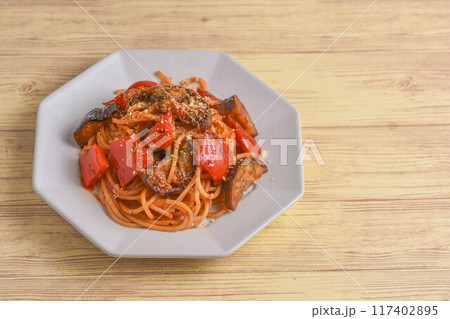 茄子とパプリカのトマトソースパスタ 茄子とパプリカのトマトソースパスタ 117402895
