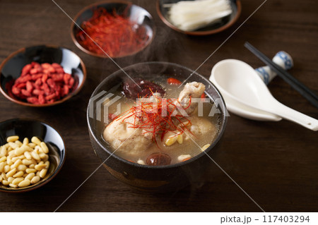 参鶏湯 117403294