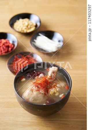参鶏湯 117403297