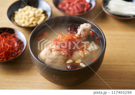 参鶏湯 117403299
