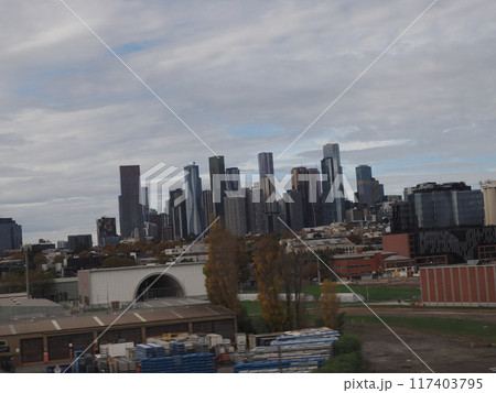 SkyBusから見たMelbourne市街の風景 117403795