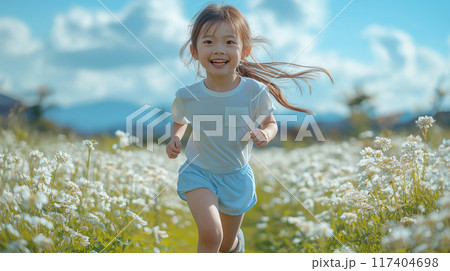 ランニングをする女の子 117404698