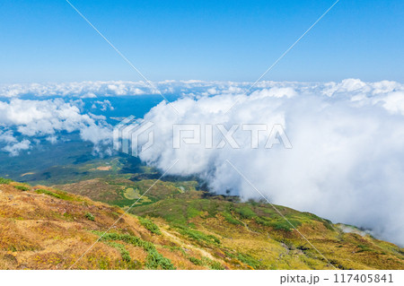 秋の鳥海山登山：七高山からの眺め 117405841