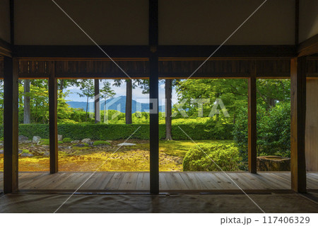 夏の京都洛北 圓通寺 美しい庭園 夏の京都洛北 圓通寺 美しい庭園 117406329
