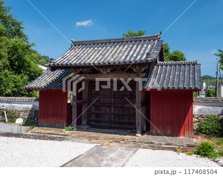 長崎県対馬市 万松院の山門 長崎県対馬市 万松院の山門 117408504
