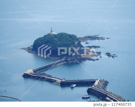 後山より夏の鞆の街並みを見る 117408735
